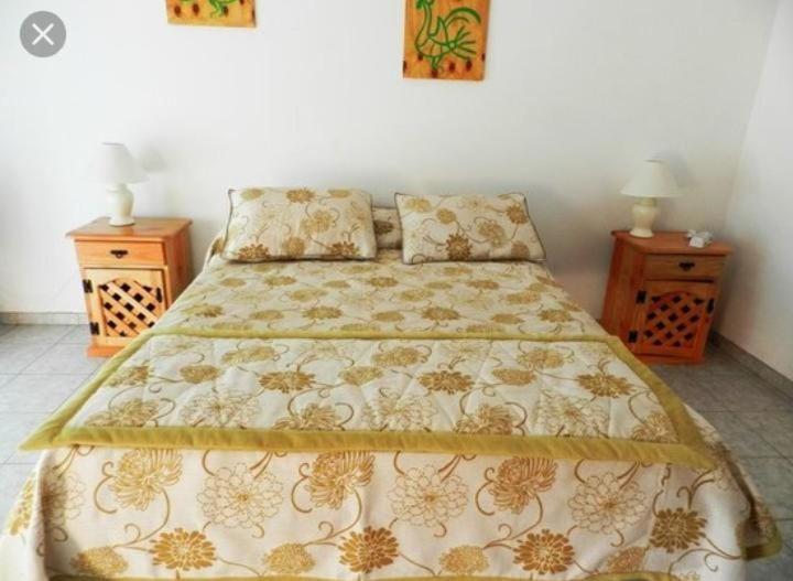 Hostal Tu'U Koihu Hanga Roa Ngoại thất bức ảnh